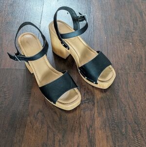 Universal Threads April Heels- Size 11